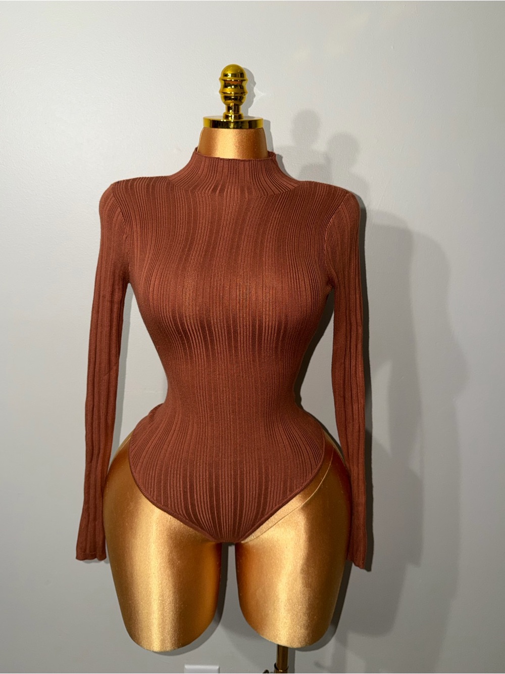 Abercrombie & Fitch Ribbed Long-Sleeve Mock Neck Bodysuit — Rust